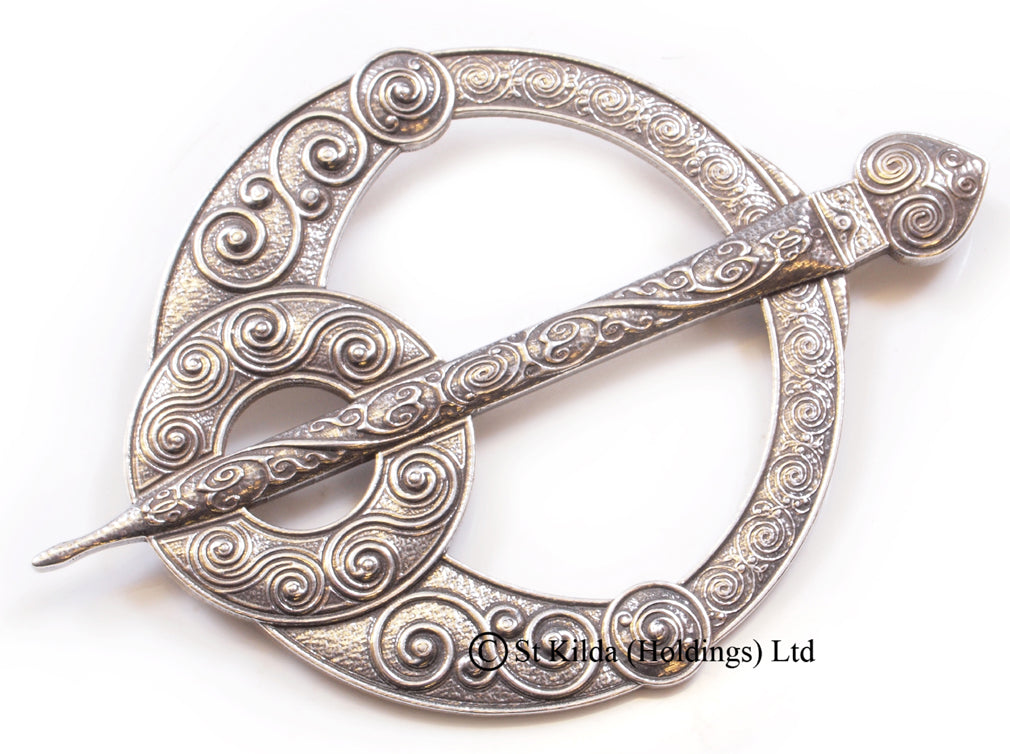 Battersea Spiral Penannular Plaid Brooch