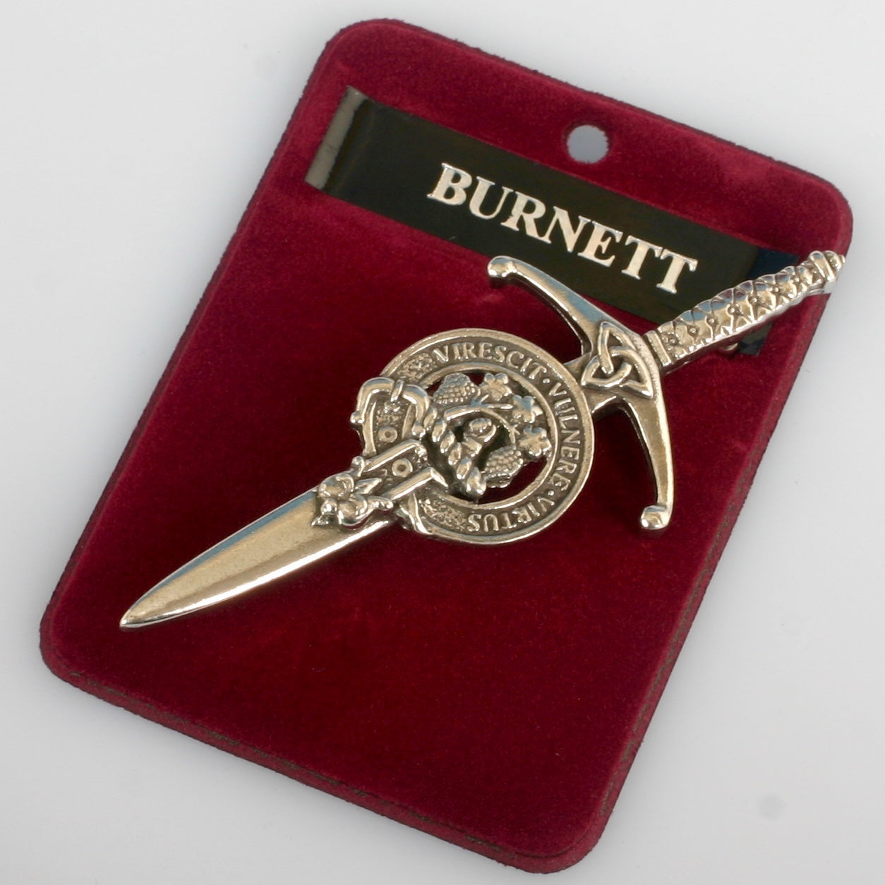 Clan Crest Pewter Kilt Pin with Burnett Crest featuring an antique palladium finish, perfect for showcasing Scottish heritage.