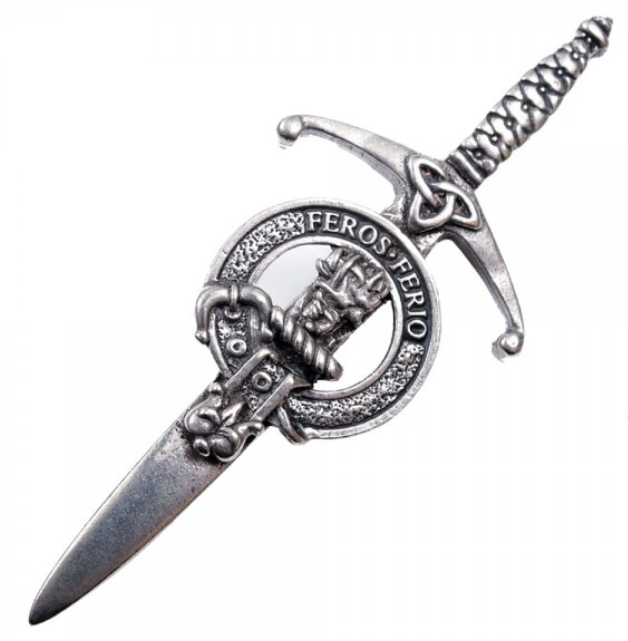 Clan Crest Pewter Kilt Pin featuring the Chisholm Crest, beautifully crafted with an antique palladium finish, perfect for showcasing Scottish heritage.