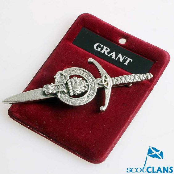 Clan Crest Pewter Kilt Pin with Grant Crest features an exquisite antique palladium finish and showcases traditional Scottish craftsmanship.