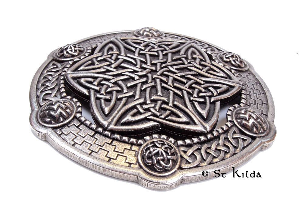 Celtic Key Plaid Brooch