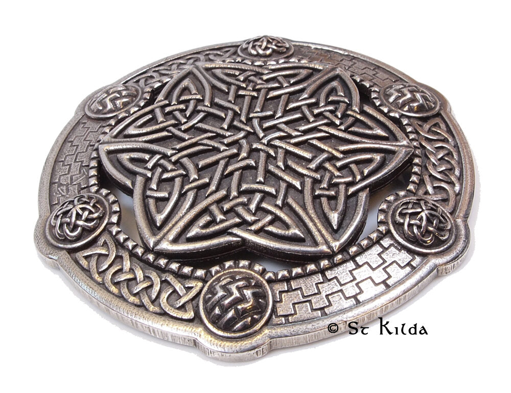 Celtic Key Plaid Brooch