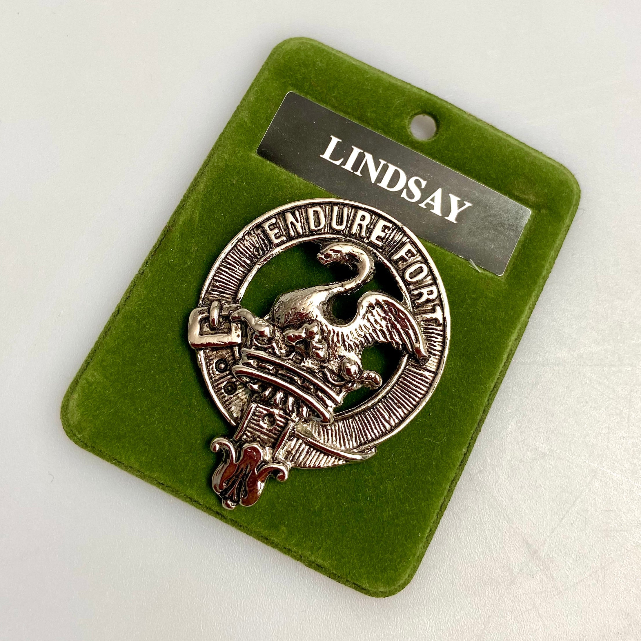 Lindsay Clan Crest Badge in Pewter, showcasing a high-quality palladium coated design, perfect for displaying clan pride at gatherings.