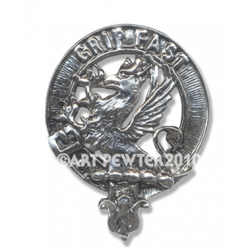 Leslie Clan Crest Badge in Pewter showcasing a stylish belted design, perfect for clan gatherings and events.