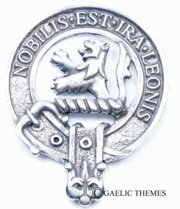 Stuart of Bute Clan Crest Badge in Pewter featuring a traditional belted design, perfect for everyday wear or clan gatherings.