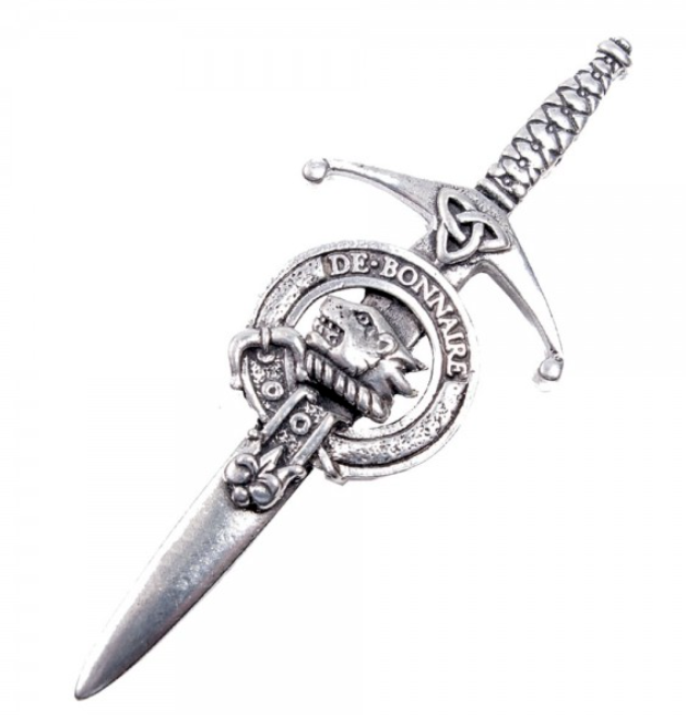 Clan Crest Pewter Kilt Pin featuring the Bethune Crest, elegantly crafted from high-quality pewter with an antique palladium finish.