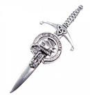 Clan Crest Pewter Kilt Pin featuring the Bethune Crest, elegantly crafted from high-quality pewter with an antique palladium finish.