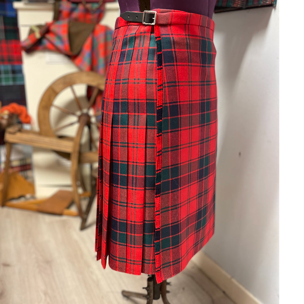 Ladies Traditional Box Pleat in Shetland Tweed