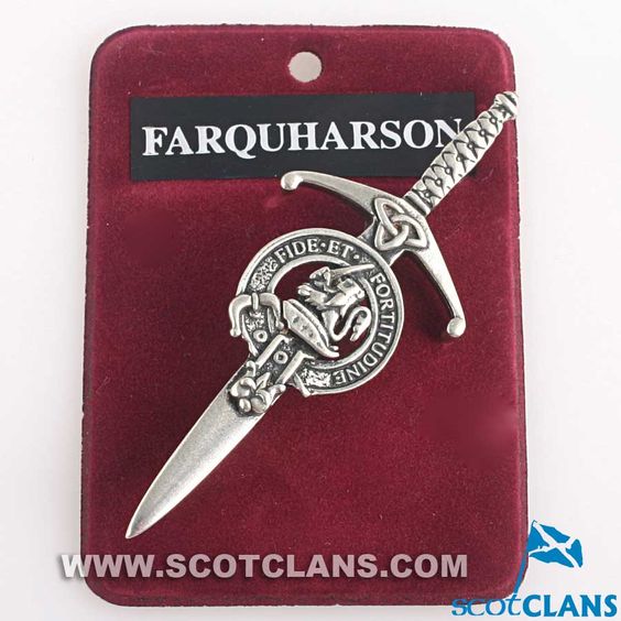 Clan Crest Pewter Kilt Pin featuring the Farquharson Crest, showcasing its antique palladium finish and detailed Scottish craftsmanship.