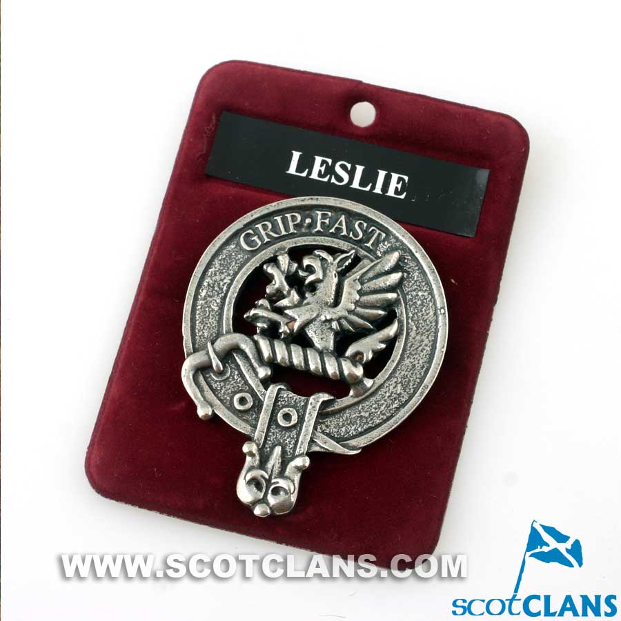 Leslie Clan Crest Badge in Pewter, a stylish cap badge or brooch pin featuring a traditional belted design, perfect for clan gatherings.