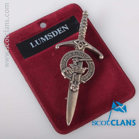 Clan Crest Pewter Kilt Pin featuring the Lumsden Crest, showcasing its antique palladium finish and traditional Scottish craftsmanship.