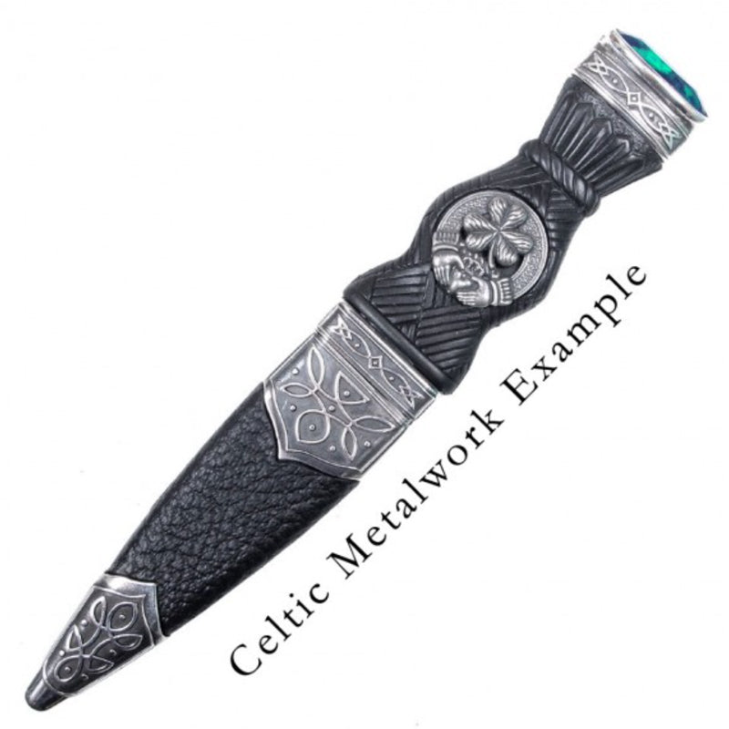 Presentation box for the Clan Crest Sgain Dubh - Coloured Stone, showcasing its elegant packaging.