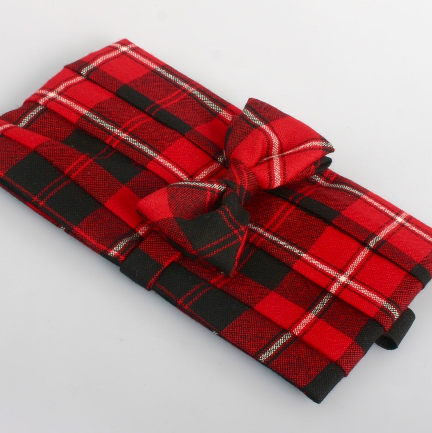 Cummerbund and Wing Collar Bow Tie Set In Cunningham Modern Tartan