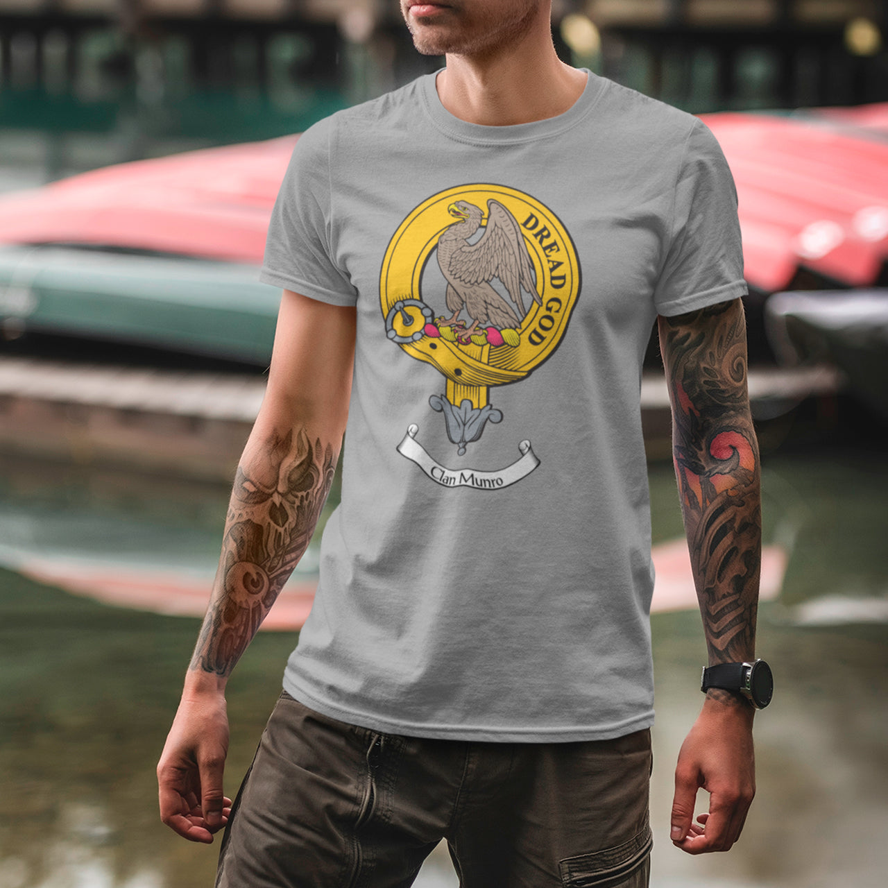 Munro Clan Crest Gents T Shirt