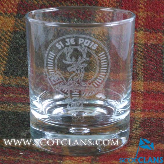 Clan Crest Whisky Glass with Colquhoun Crest