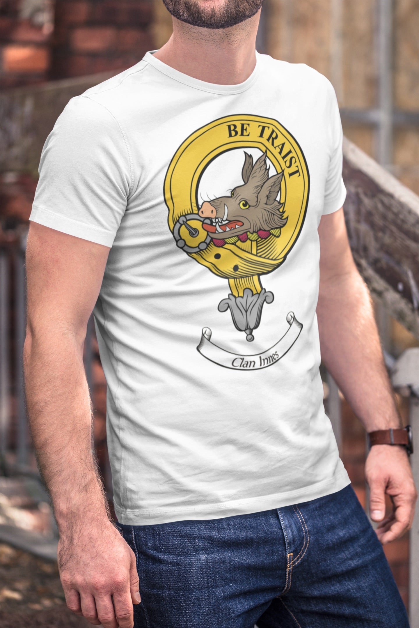 Innes Clan Crest Gents T Shirt